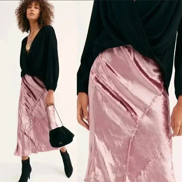 - Free People Serious Swagger Pink Velvet Skirt - Picture 2 of 2